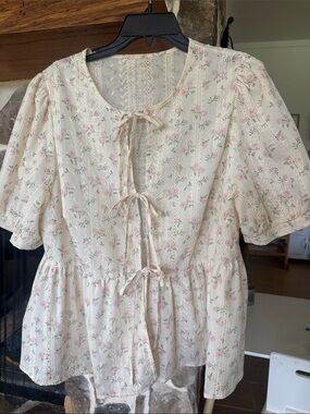 Universal Thread Cream Floral Tie-Front Peplum Blouse